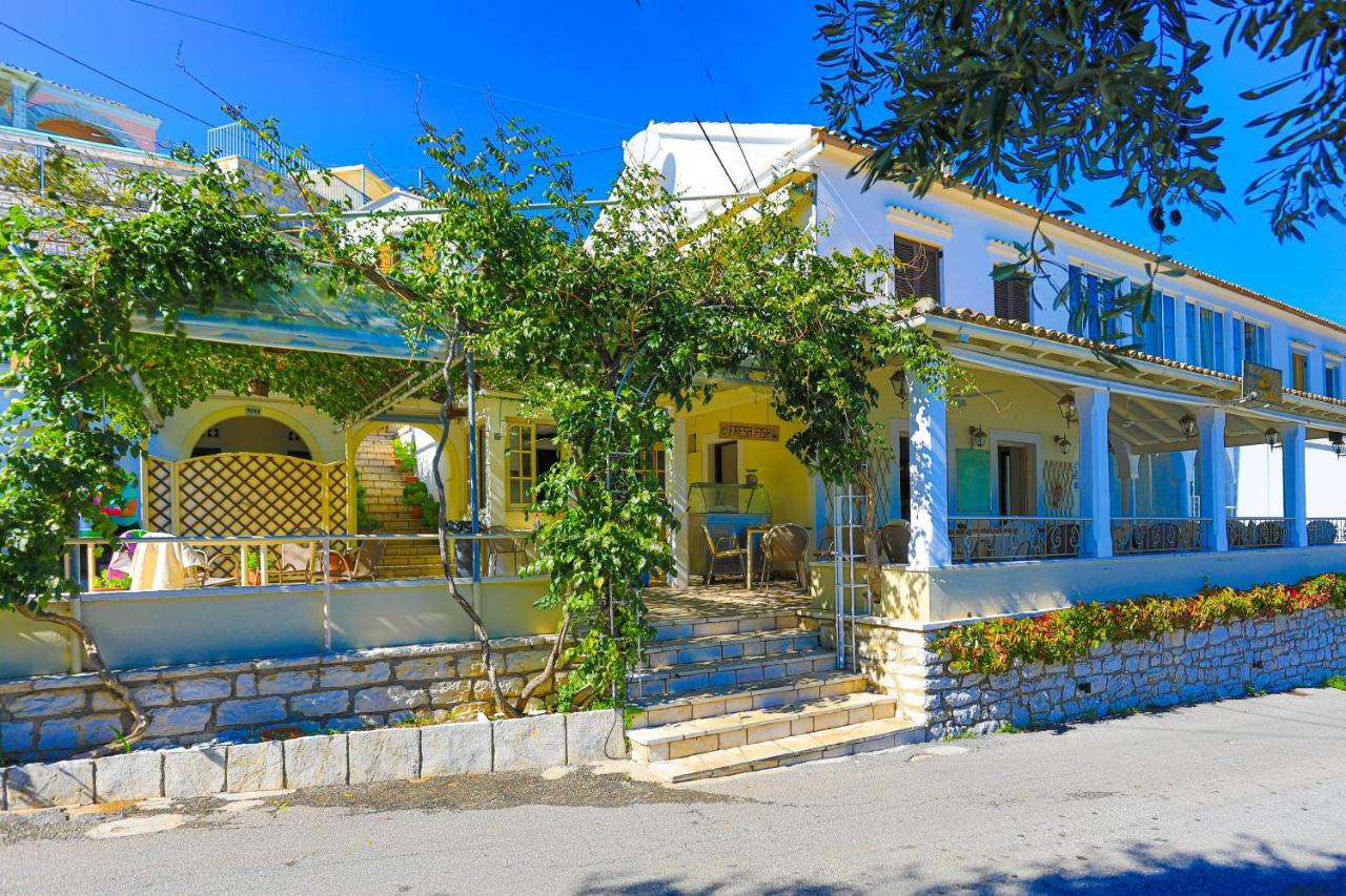 Theophilos Ena Agios Stefanos  Extérieur photo